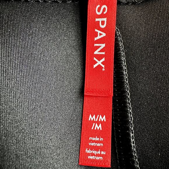 Spanx Faux Suede Column Dress Shift V-neck Short Sleeve Classic Black M NWT - Picture 4 of 7